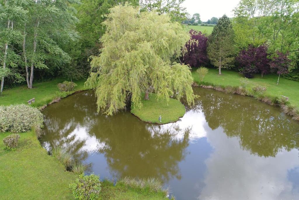 Villa Domaine Du Bois L'Abbe Épaignes Esterno foto