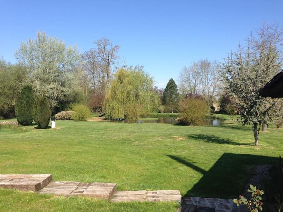 Villa Domaine Du Bois L'Abbe Épaignes Esterno foto